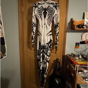 Gwenom suit
